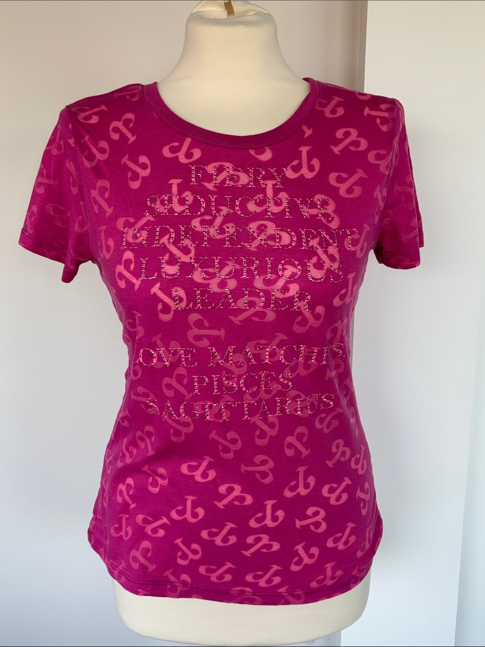 Express Aries Tee - Picture 5 of 7